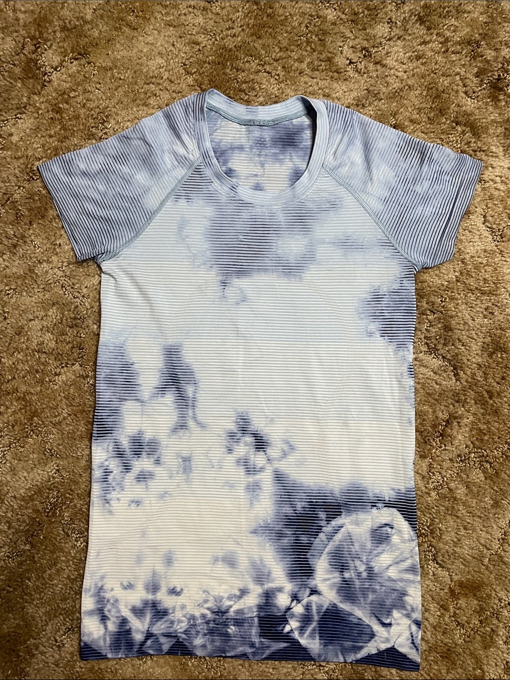 Lululemon Tie Dye Swiftly Tech Woman’s Athletic T Shirt‎ Size 6